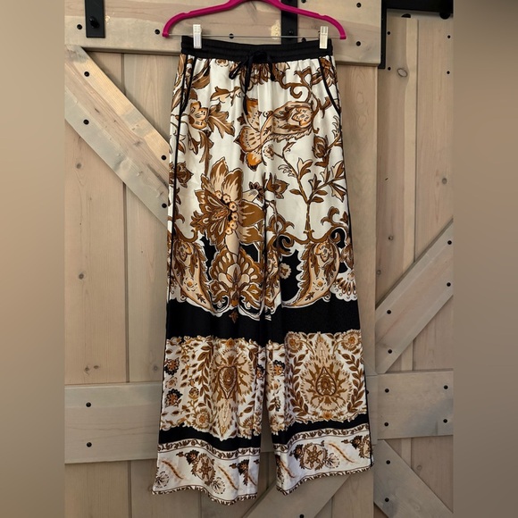 NWOT Pinch Patterned Satin Wide Leg Pants - Picture 6 of 7